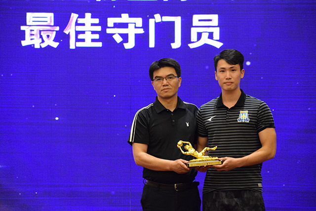 巴萨强势获胜创佳绩，皇马再遇挫折显体系不足